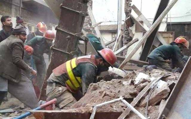 گوالمنڈی :گھر کی چھت گرنے سے 3 افراد زخمی 