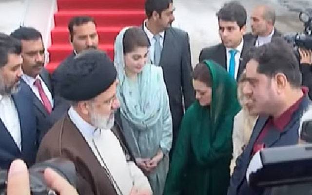ایرانی صدر ابراہیم رئیسی  کی مزار اقبالؒ پر حاضری