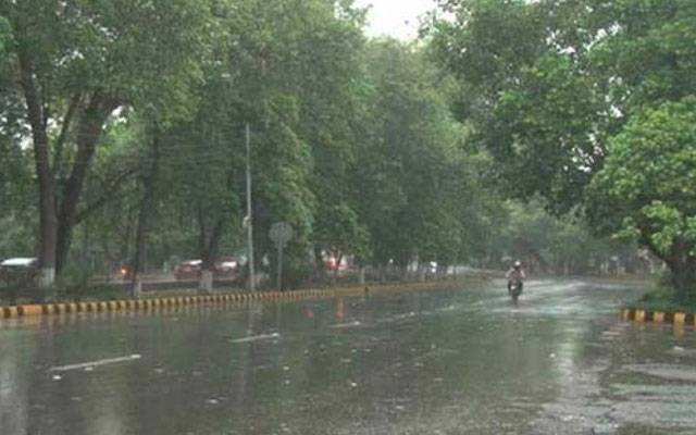 لاہور سمیت پنجاب کے مختلف شہروں میں بارش،محکمہ موسمیات کی اہم پیشگوئی  