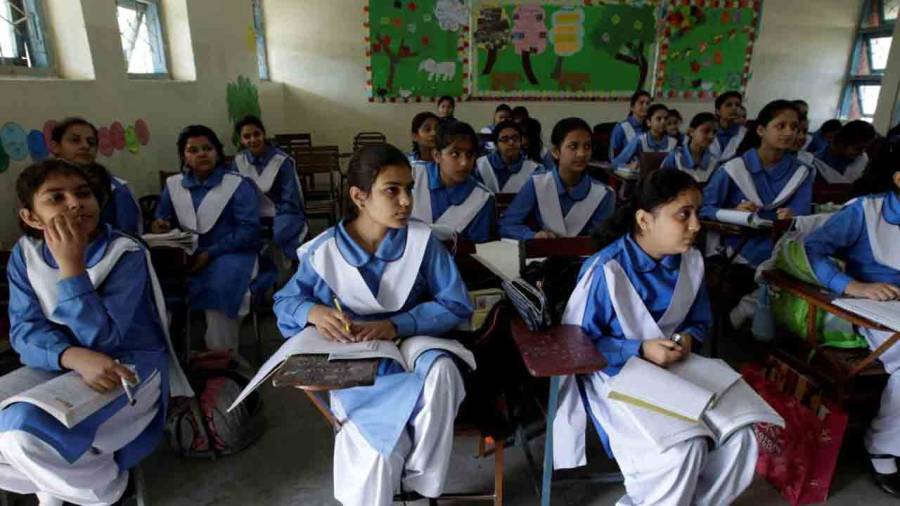 سکول ایجوکیشن ڈیپارٹمنٹ کی جانب سے 1ہزارسرکاری سکولزکی اپگریڈیشن کا فیصلہ 