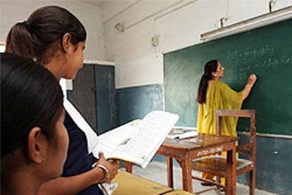  پروفیشنل ڈگریز کی ایکولنس ، خواتین اساتذہ کے مسائل کے حل کیلئے کمیٹی بنانے کا اعلان 