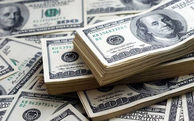 ڈالر کی قیمت میں ایک بار پھر کمی 