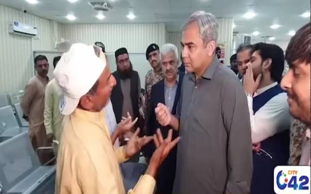 ٹانگوں سے معذور افراد کا شناختی کارڈ کیلئے تیسرا چکر ، محسن نقوی نے بڑا حکم دے دیا