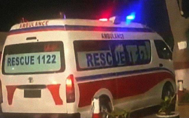 لاہور میں خوفناک ٹریفک حادثہ، ایک ہی خاندان کے 3 افراد جاں بحق 