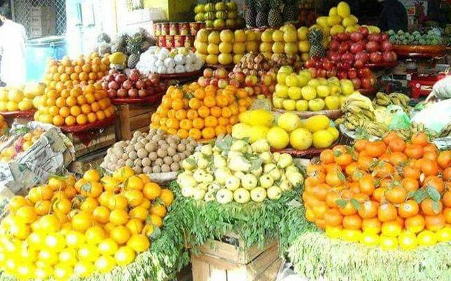 اوپن مارکیٹ میں پھلوں کی مہنگے داموں فروخت جاری ، شہری پریشان 