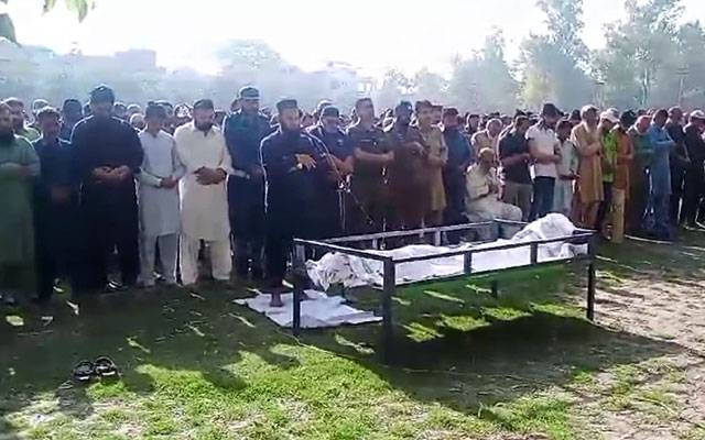 ٹریفک وارڈن عرفان اللہ کی نماز جنازہ ادا،اعلیٰ پولیس افسران کی شرکت