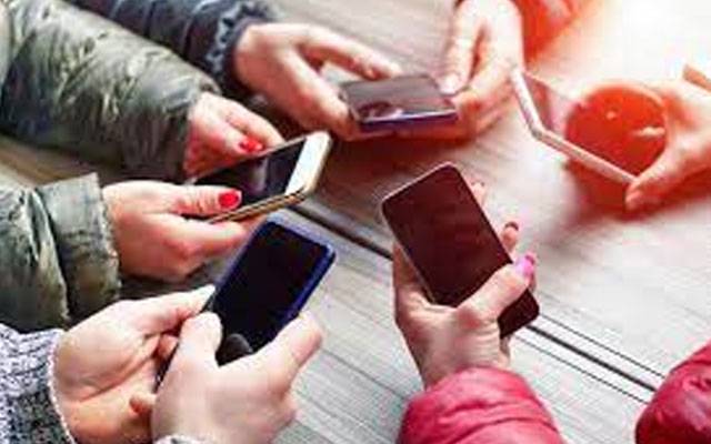 نان فائلرز کے موبائل بیلنس پر 90 فیصد ٹیکس عائد کرنے کا فیصلہ