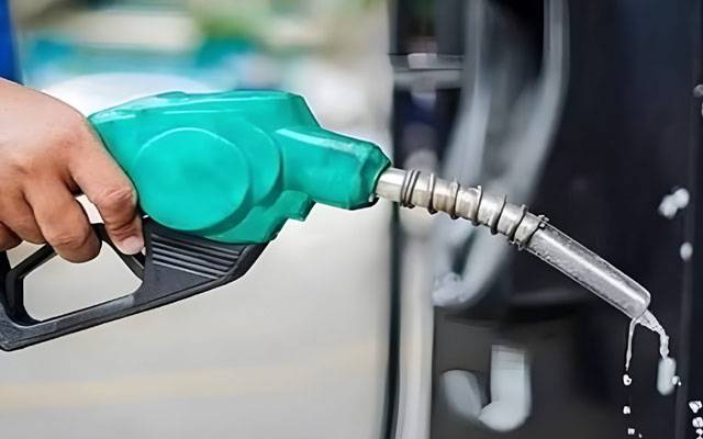پیٹرولیم مصنوعات کی قیمتوں میں کتنی کمی کا امکان؟بڑی خبر آ گئی