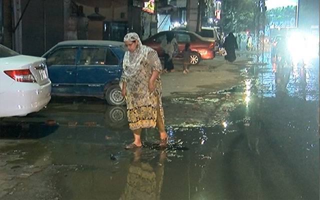  بہار شاہ روڈ پر سیوریج کا ناکارہ نظام مکینوں کیلئے عذاب بن گیا