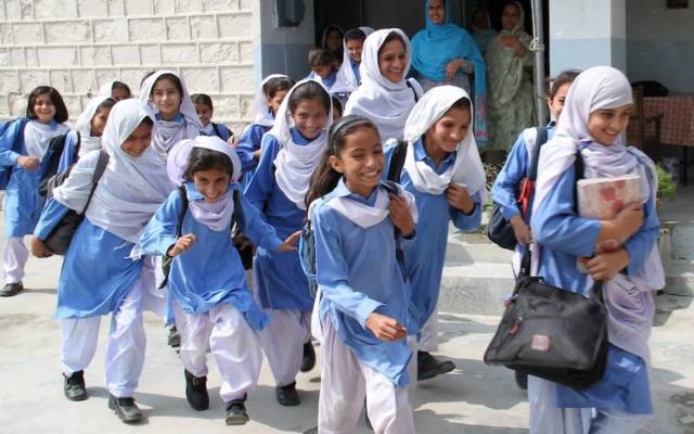 ہِیٹ ویو؛ سکولوں میں چھٹی ساڑھے گیارہ بجے ہو گی