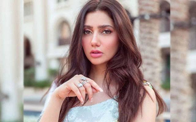 ماہرہ خان اپنی ہمشکل سے ٹکرا گئیں، دیکھ کر یقین نہ آیا