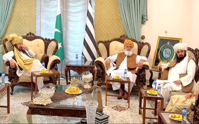  اپر جنوبی وزیرستان کے لوگوں کے نقصانات کے معاوضے کیلئے اقدامات اٹھائیں گے، مولانا فضل الرحمن