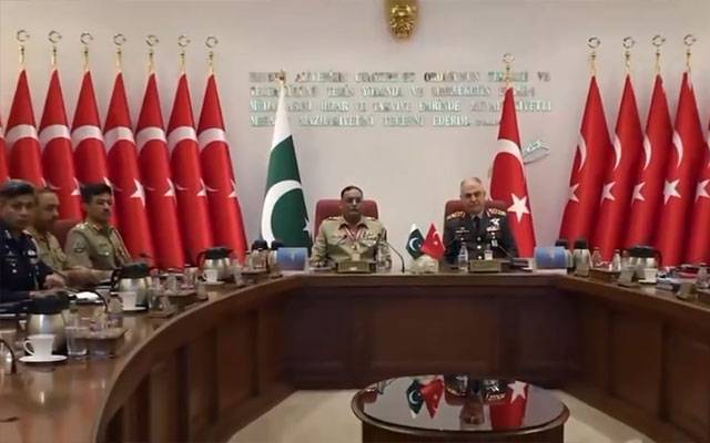 جنرل ساحر شمشاد مرزا کی ترکی میں وزیر دفاع اور دیگر فوجی افسران سے ملاقاتیں 