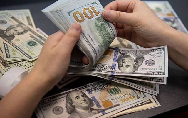  انٹربینک میں ڈالر سستا ، اوپن مارکیٹ میں مہنگا ہوگیا 