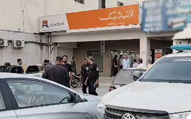  مانسہرہ؛ ایک کروڑ 30 لاکھ سے زائد کی ڈکیتی، پولیس نے ڈاکوؤں کی تلاش شروع کردی 