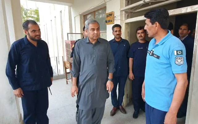اسلام آباد کی تھانے اپ گریڈ کروں گا، محسن نقوی کاکراچی کمپنی تھانے کی حالت دیکھ کر اعلان