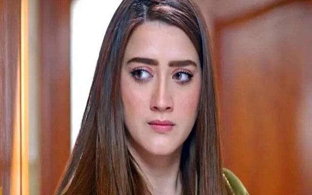 اداکارہ مومنہ اقبال کے والد انتقال کر گئے
