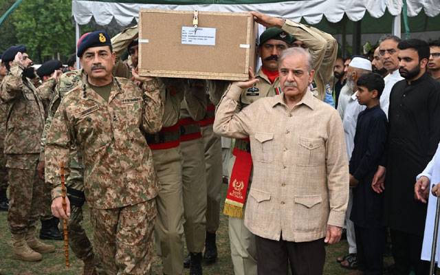  کیپٹن محمد اسامہ شہید کی نماز جنازہ، آرمی چیف سمیت حاضر سروس و ریٹائرڈ فوجی افسران کی شرکت