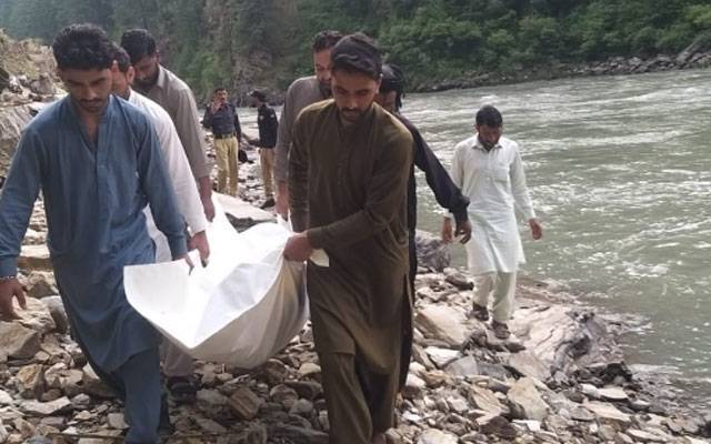  سیلفی لیتے  ہوئے دریائے نیلم میں ڈوبنے والی لڑکی کی لاش مل گئی
