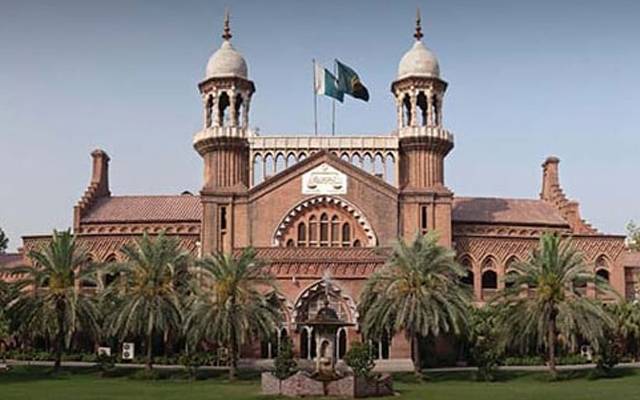 طالبات کی کوسٹر پر فائرنگ، عدالت نے فریقین کے وکلاء کو طلب کرلیا