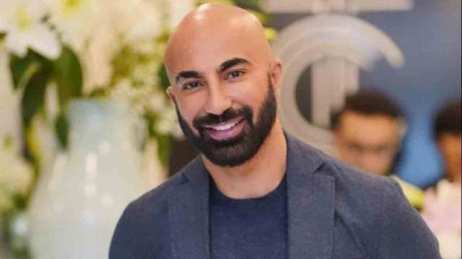 معروف فیشن ڈیزائنر ایچ ایس وائے نے پاکستانی اداکاروں کی خوبصورتی کا راز بتادیا