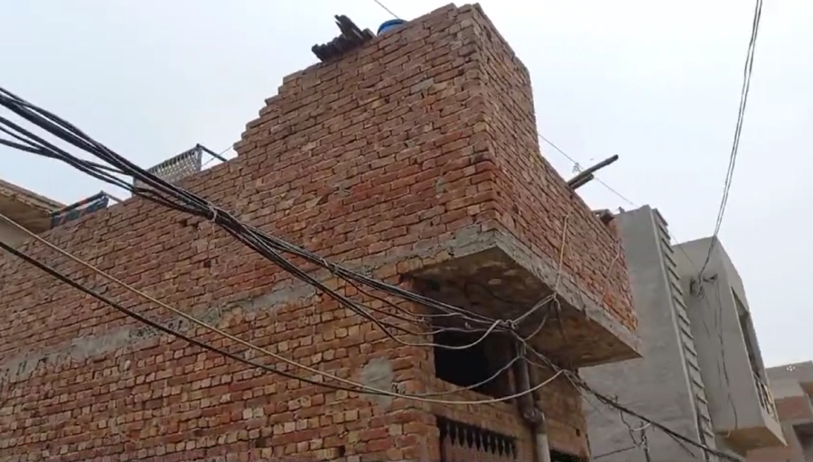 Hazoori Park Lahore, LESCO, Sewerage collapsed, garbage management failure, 
