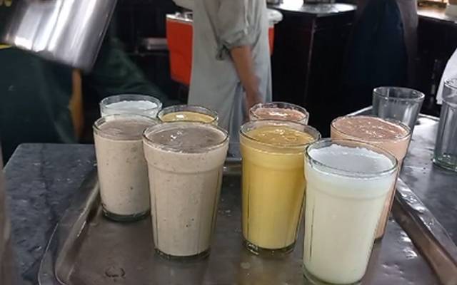  حبس کے موسم میں مشروبات کا استعمال بڑھ گیا 