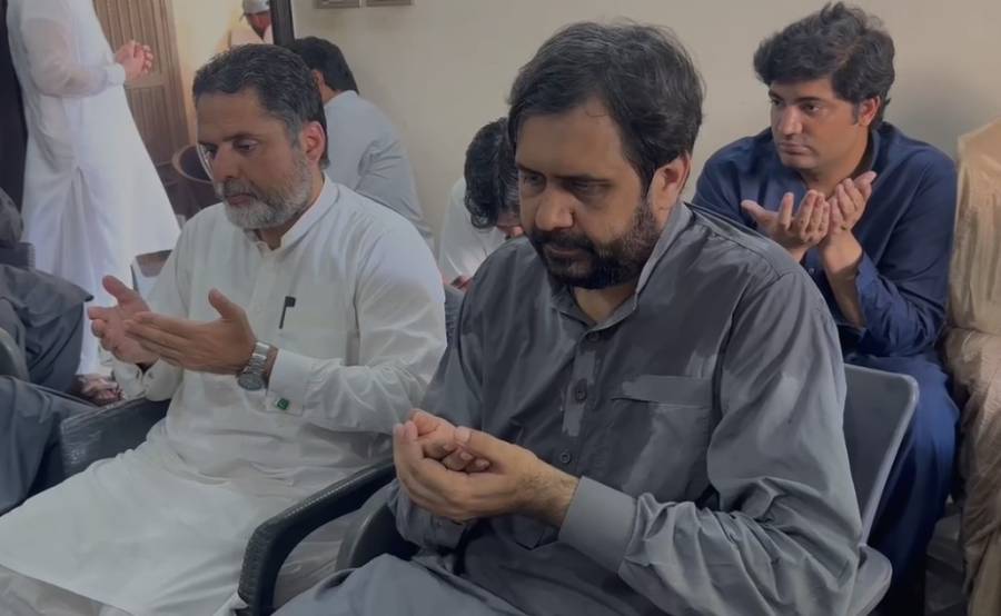  احمد سلمان بلوچ کی قیصر شریف کے گھر آمد ، بھائی کی وفات پر تعزیت و دعائے مغفرت