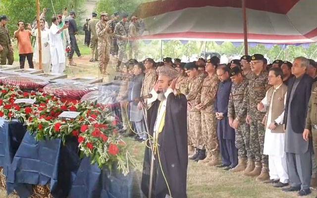 وزیرداخلہ محسن نقوی شہید پولیس اہلکاروں کی نماز جنازہ میں شرکت کیلئے رحیم یار خان پہنچ گئے