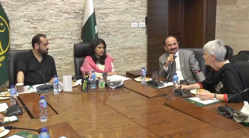 5سال سے 9 سال کے سکولوں کے بچوں کی سکریننگ کے لئے باقاعدہ حکمت عملی تیار کرلی ہے؛ خواجہ عمران نذیر