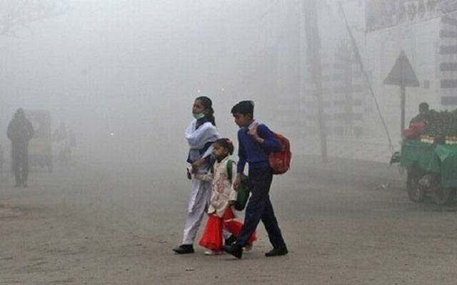 سموگ کی بگڑتی صورتحال، تعلیمی ادارے 3 دن کیلئے بند،اوقات کار میں تبدیلی پر غور