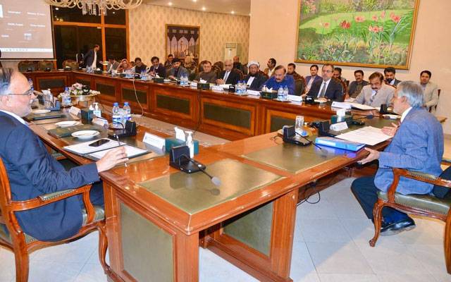 اسحاق ڈار کی زیر صدارت اجلاس؛ غیر مراعات یافتہ طبقات کی ضروریات پر غور 
