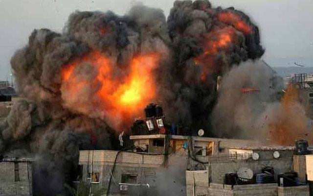 اسرائیل   نےغزہ  میں آٹے کے ٹرکوں کو لوٹنے والوں پر  بمباری کر دی