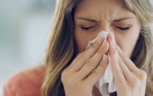 نزلے میں ناک سنکنا کتنا خطرناک ہے؟ ماہرین نے خبردار کردیا