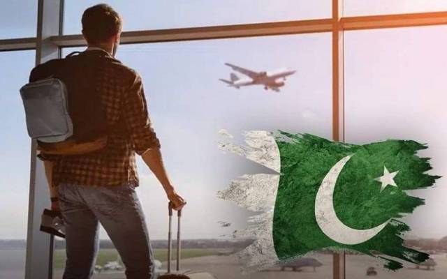 1 سال کے دوران 28 ہزار پاکستانیوں کی ملک چھوڑنے کی درخواستیں