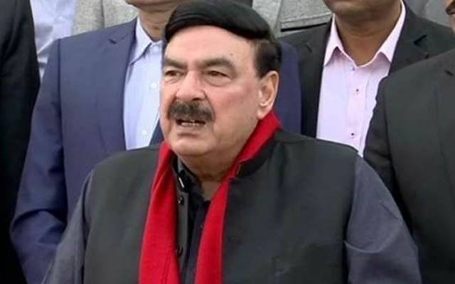 نیا سال سب پر مزید بھاری ہو گا، قبر ایک اور مردے تین ہیں: شیخ رشید 