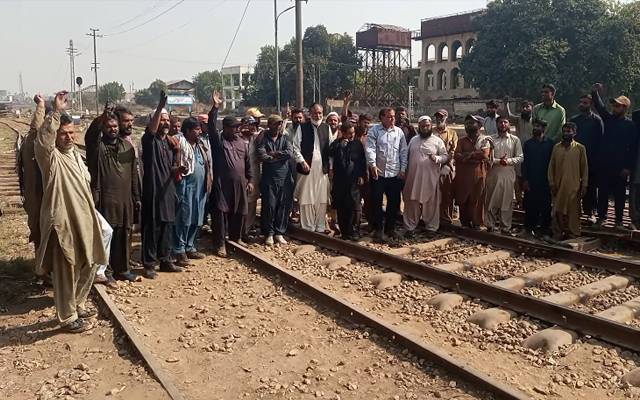 ریلوے نجکاری کا معاملہ, ملازمین کی حکومتی اقدام کیخلاف نعرے بازی