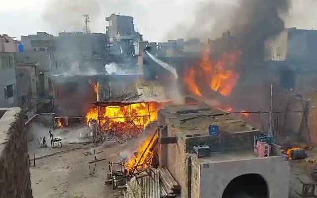 قلعہ گجر سنگھ ؛دکان میں آگ بھڑک اٹھی 