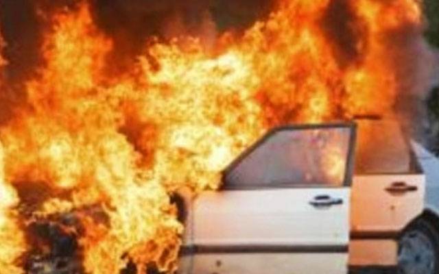جیل روڈ:انڈر پاس پر گاڑی کو اچانک  آگ لگ گئی