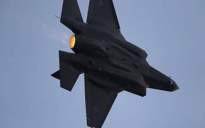 F-35 Crash at Eielson، City42 , Landing gear 
