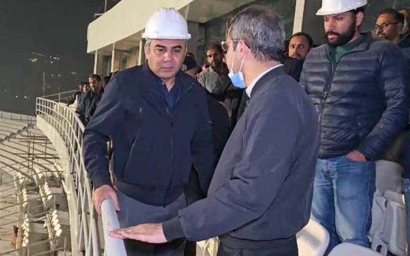 چیئرمین پی سی بی محسن نقوی علی الصبح قذافی اسٹیڈیم پہنچ گئے