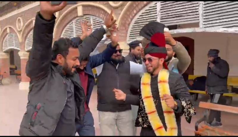 امریکی خاتون کو ایک اور دلہا بنے نوجوان نے شادی کی پیشکش کر دی