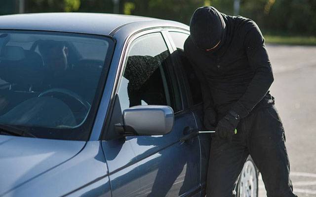 ڈیفنس: گریڈ20کےسابق سرکاری افسر  کی گاڑی گھرکےباہرسےچوری