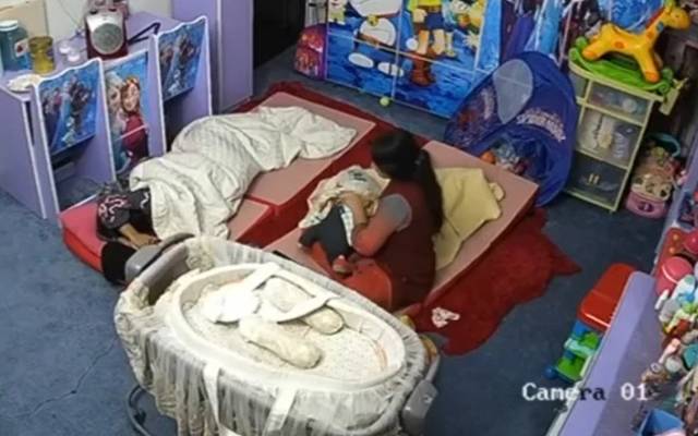 لاہور؛ نومولود پر تشدد کرنے والی گھریلو ملازمہ گرفتار 