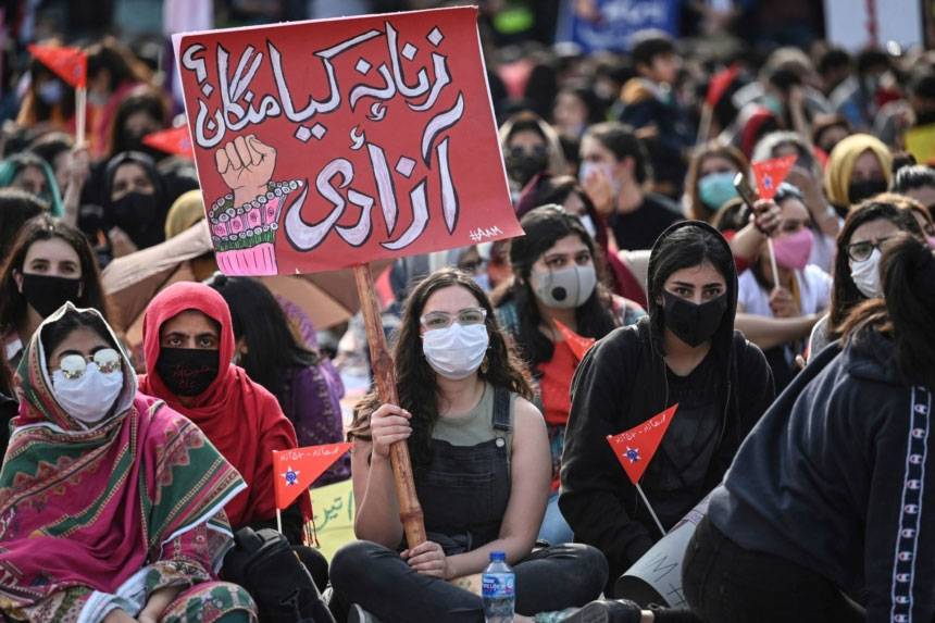  ہم نیا زمانہ لائیں گی ،ہم انقلاب ہیں، خواتین کے قومی دن پر خواتین کا ولولہ انگیز نعرہ