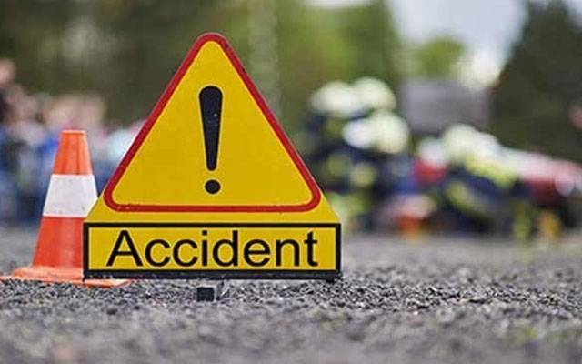 پنجاب: مختلف ٹریفک حادثات میں تین بھائیوں سمیت 10 افراد جان کی بازی ہار گئے