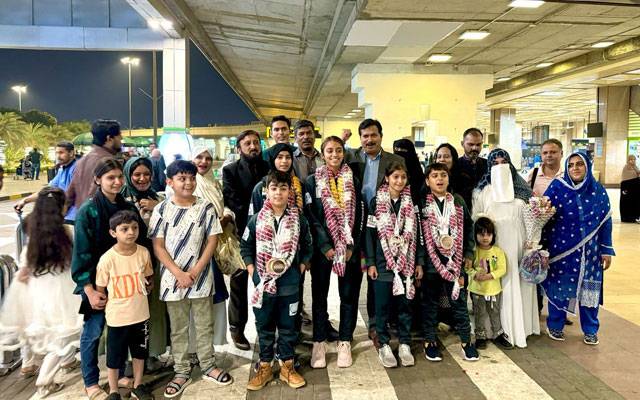ایشین یوتھ چیمپئن شپ میں میڈل جیتنے والے جوجٹسو کھلاڑیوں کا ائیرپورٹ پر شاندار استقبال