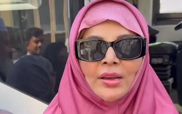راکھی ساونت کا مفتی قوی کو انکار؛ 20 افراد کو عمرے پر بھجوا دیا 