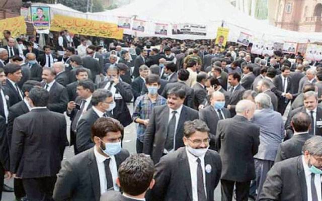 لاہور ہائیکورٹ بار کے سالانہ انتخابات کا میلہ سج گیا، ووٹنگ کا عمل جاری