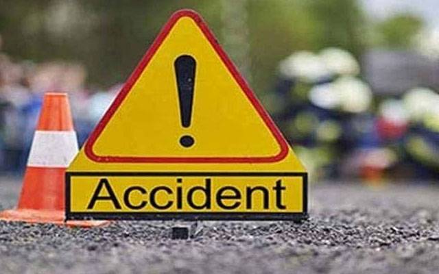 ڈانس کے لئے شادی پر گھوڑے لے جا  نے والے تین افراد کو ڈمپر نے کچل کر مار ڈالا
